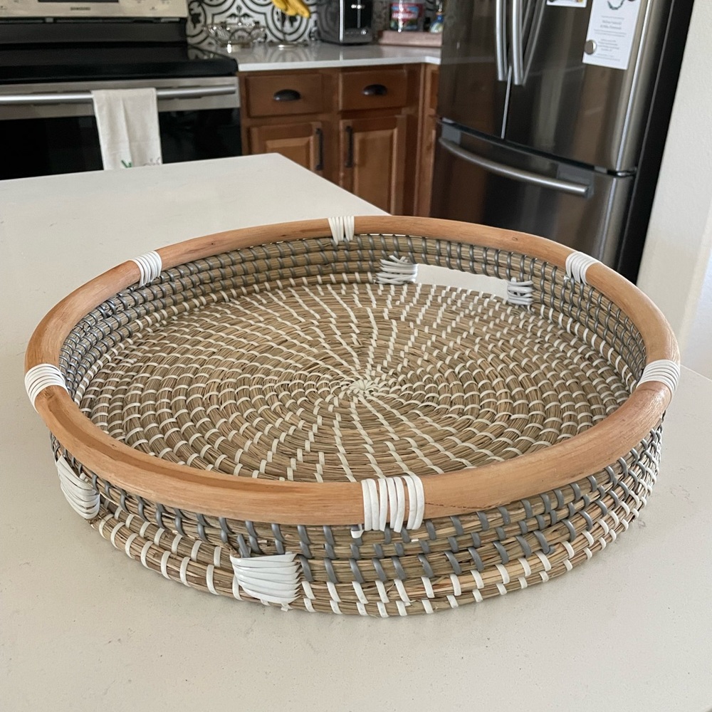 Woven tray/centerpiece